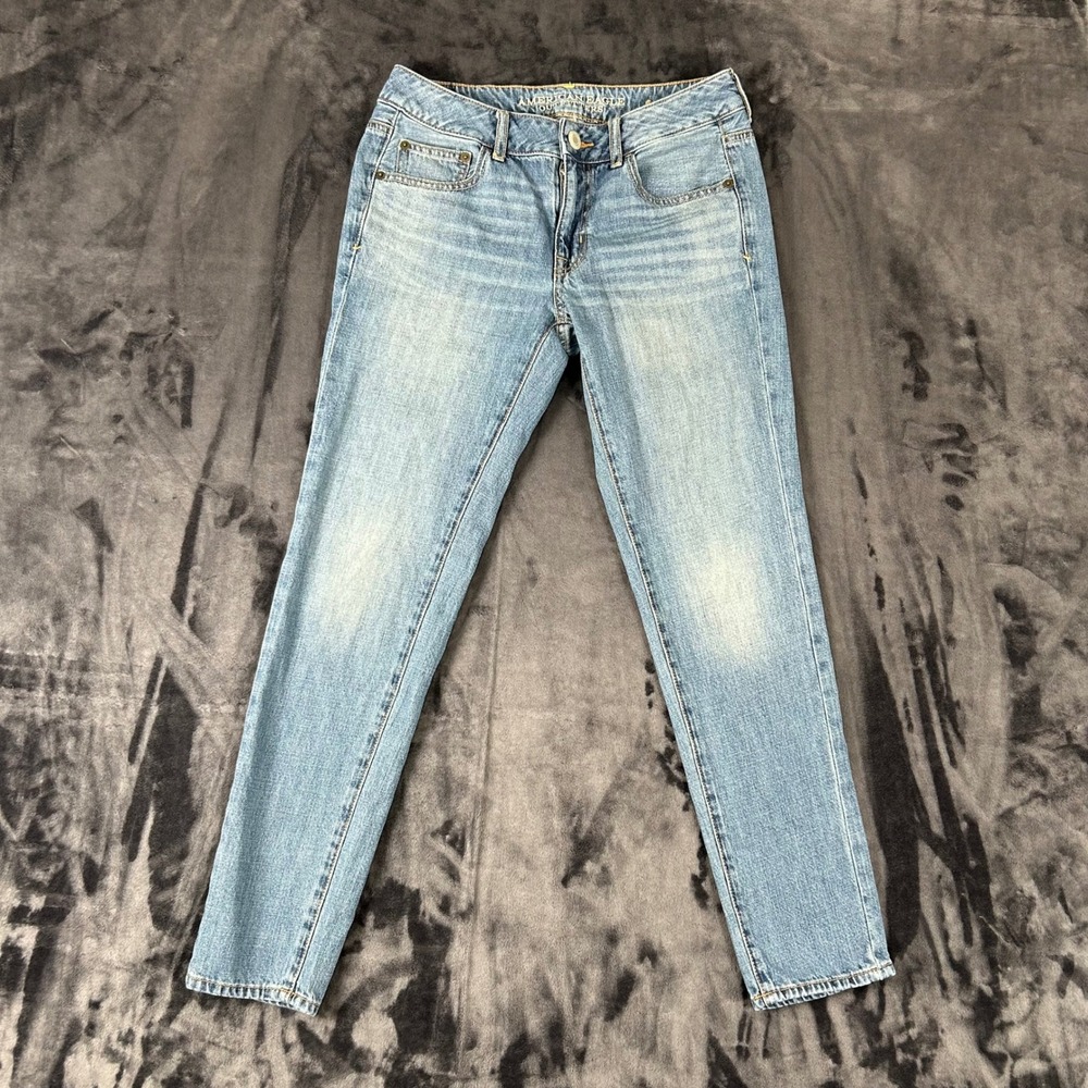 American Eagle Boy Jean Women 2 Blue Light Wash Straight Leg Denim 3398